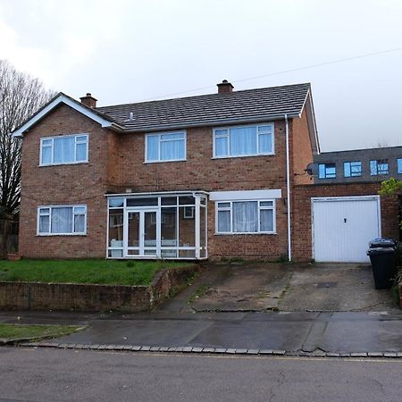 Many Worlds Meet - Eurostar, Wimbledon 30 Mins, Central London, Gatwick 15 Mins - Spacious, Sleeps Up To 16 Plus Cot - Free Wifi, Parking - Next To Lloyd Park, Great For Families, Walkers, Relocators - Ideal For Contractors Croydon Esterno foto