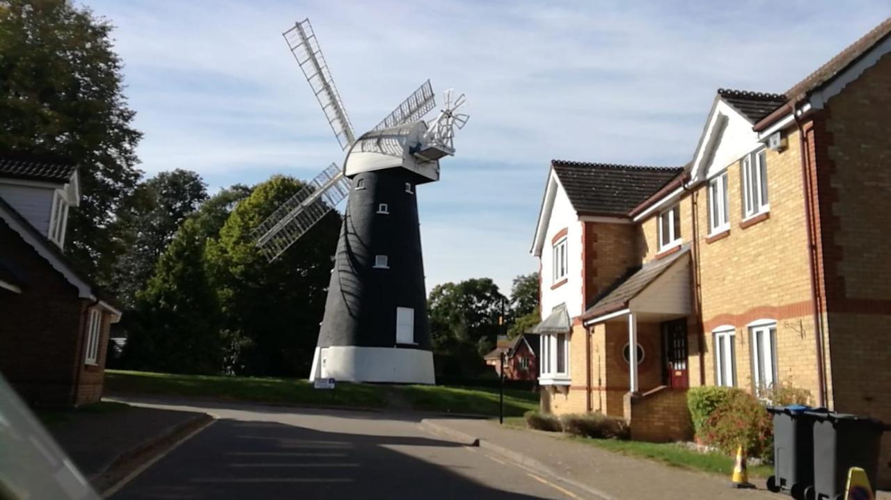Many Worlds Meet - Eurostar, Wimbledon 30 Mins, Central London, Gatwick 15 Mins - Spacious, Sleeps Up To 16 Plus Cot - Free Wifi, Parking - Next To Lloyd Park, Great For Families, Walkers, Relocators - Ideal For Contractors Croydon Esterno foto