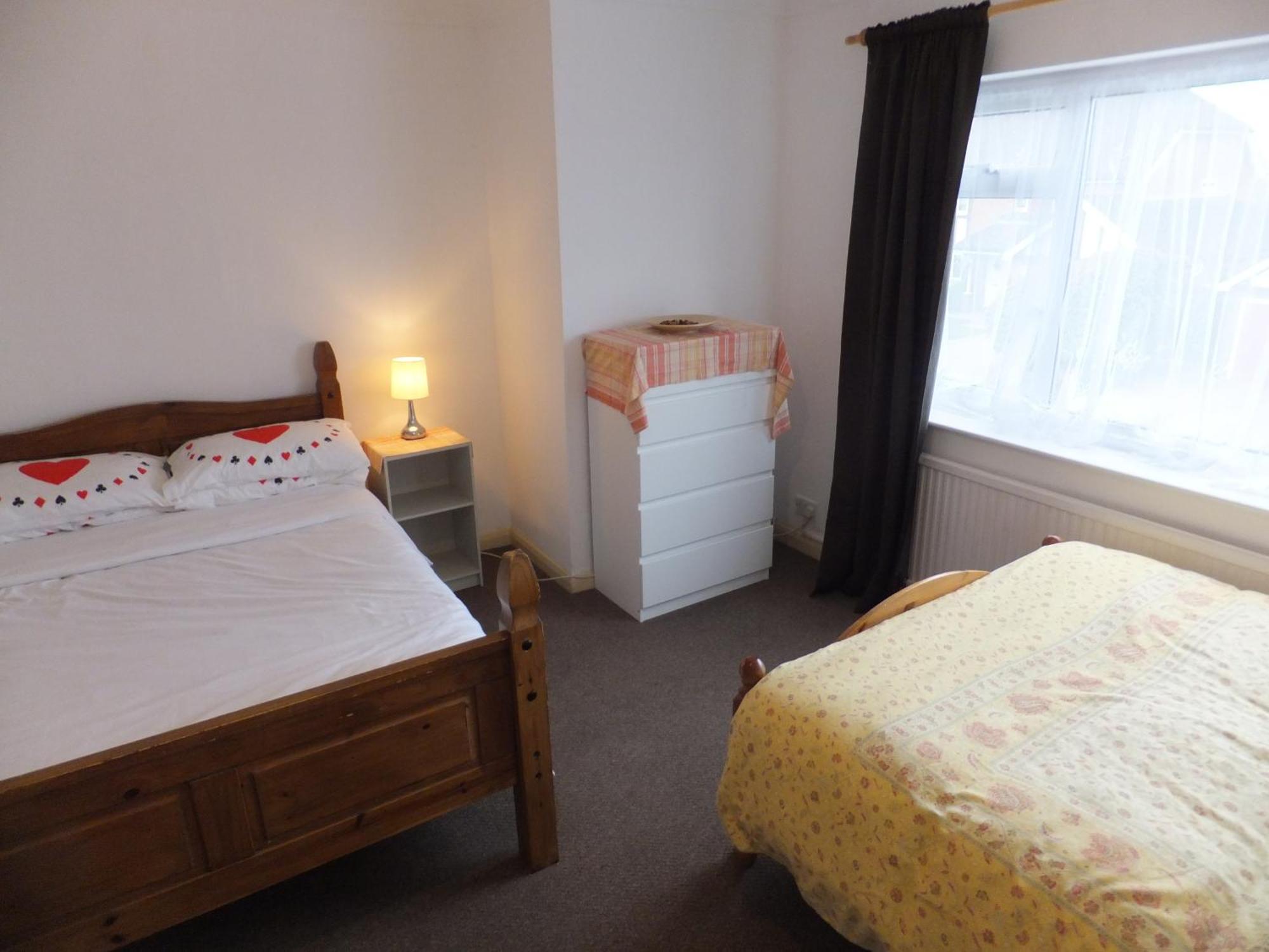 Many Worlds Meet - Eurostar, Wimbledon 30 Mins, Central London, Gatwick 15 Mins - Spacious, Sleeps Up To 16 Plus Cot - Free Wifi, Parking - Next To Lloyd Park, Great For Families, Walkers, Relocators - Ideal For Contractors Croydon Esterno foto