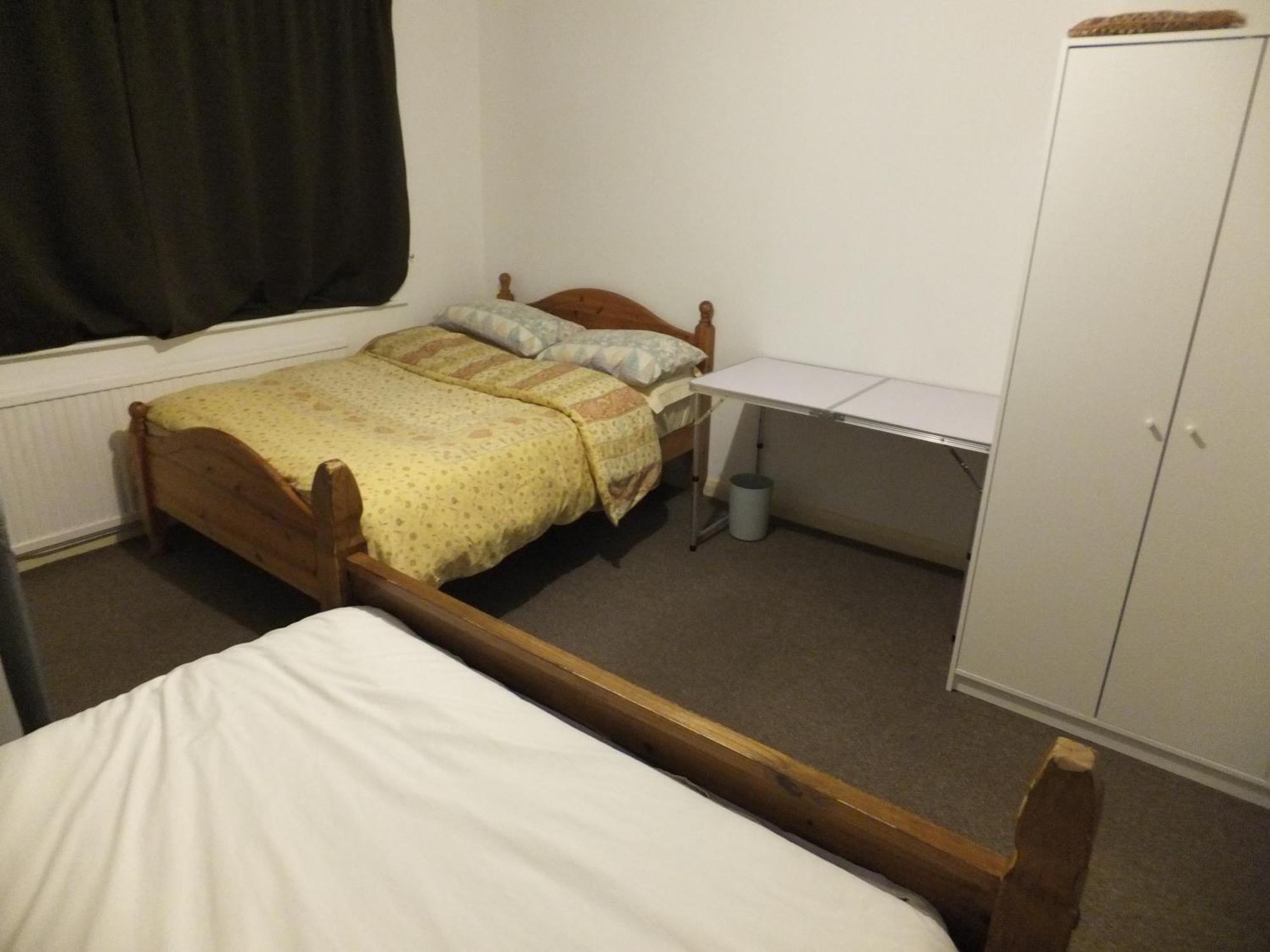 Many Worlds Meet - Eurostar, Wimbledon 30 Mins, Central London, Gatwick 15 Mins - Spacious, Sleeps Up To 16 Plus Cot - Free Wifi, Parking - Next To Lloyd Park, Great For Families, Walkers, Relocators - Ideal For Contractors Croydon Esterno foto