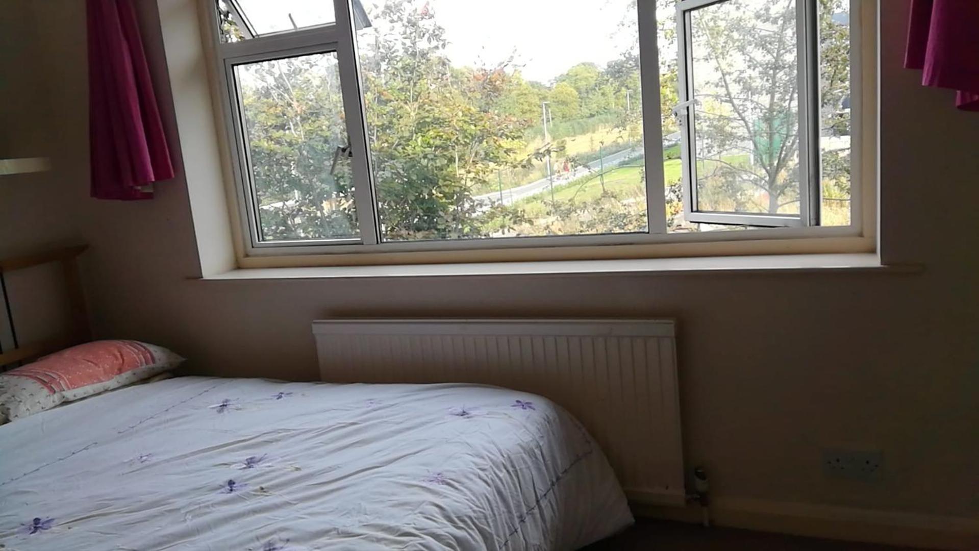 Many Worlds Meet - Eurostar, Wimbledon 30 Mins, Central London, Gatwick 15 Mins - Spacious, Sleeps Up To 16 Plus Cot - Free Wifi, Parking - Next To Lloyd Park, Great For Families, Walkers, Relocators - Ideal For Contractors Croydon Esterno foto