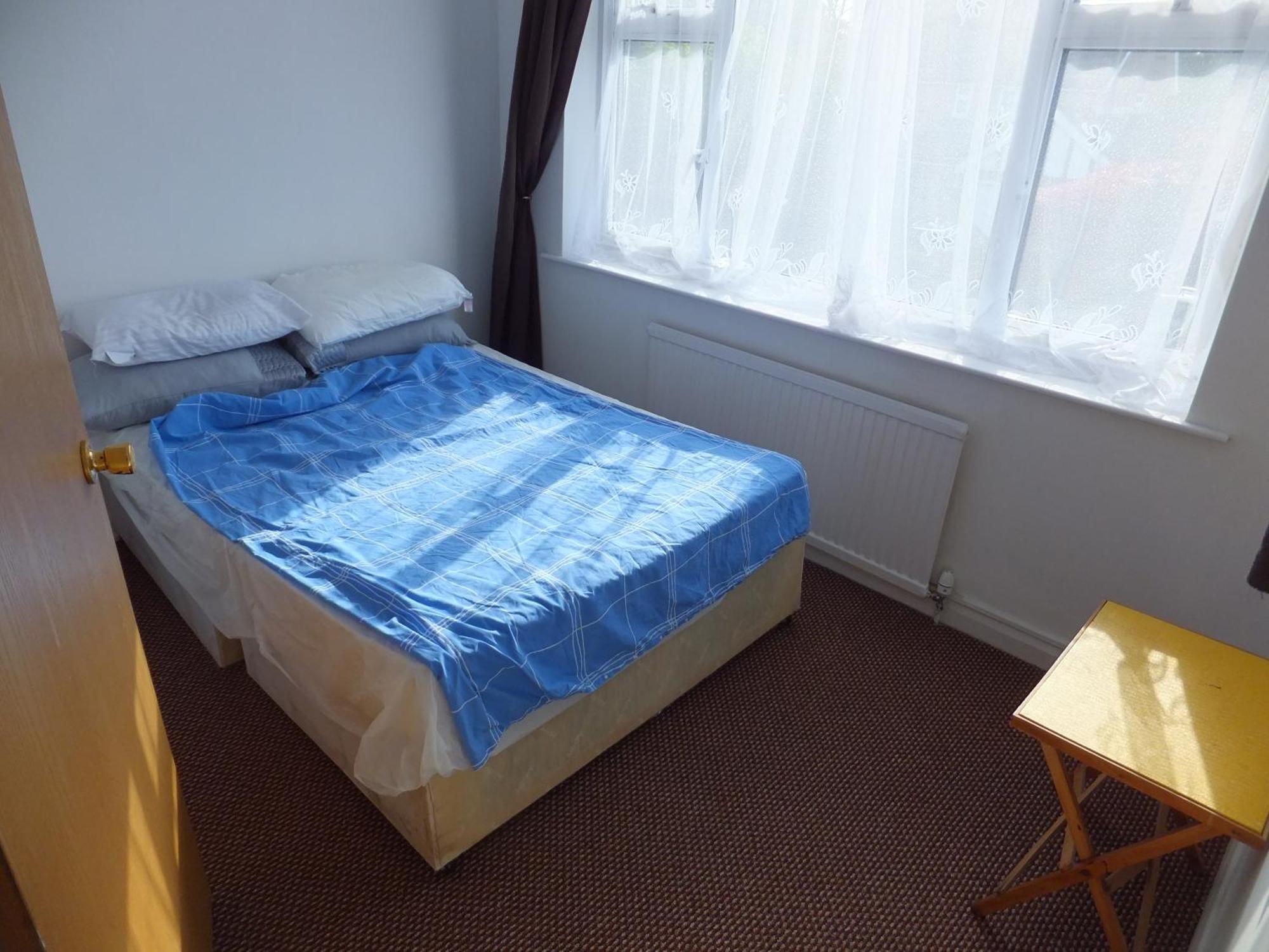 Many Worlds Meet - Eurostar, Wimbledon 30 Mins, Central London, Gatwick 15 Mins - Spacious, Sleeps Up To 16 Plus Cot - Free Wifi, Parking - Next To Lloyd Park, Great For Families, Walkers, Relocators - Ideal For Contractors Croydon Esterno foto