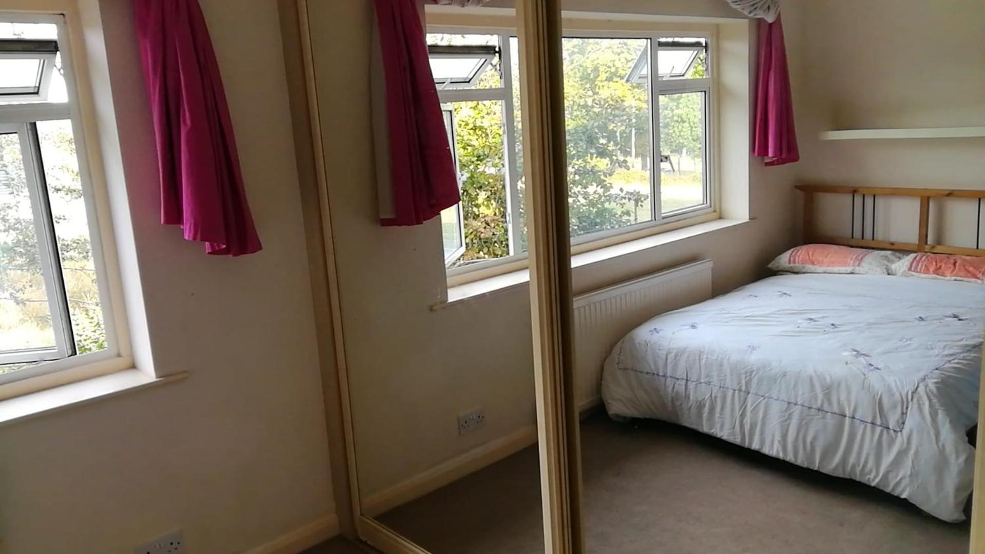 Many Worlds Meet - Eurostar, Wimbledon 30 Mins, Central London, Gatwick 15 Mins - Spacious, Sleeps Up To 16 Plus Cot - Free Wifi, Parking - Next To Lloyd Park, Great For Families, Walkers, Relocators - Ideal For Contractors Croydon Camera foto